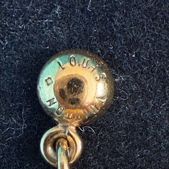 Louis Vuitton Heart Earrings - Picture 2 of 6